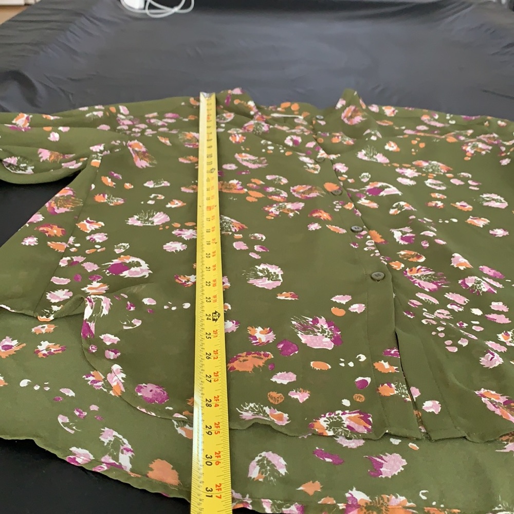 Max Studio Top. Multi Color- Mainly Green. See Ph… - image 7